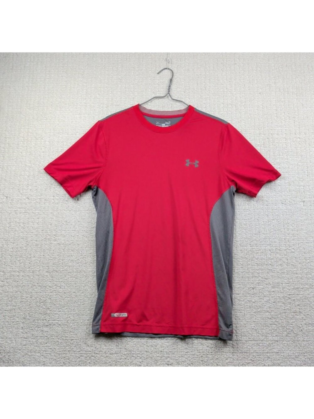 Under Armour Mens Heat Gear Fitted Loose Shirt Red Stripe Size Small Gym Running